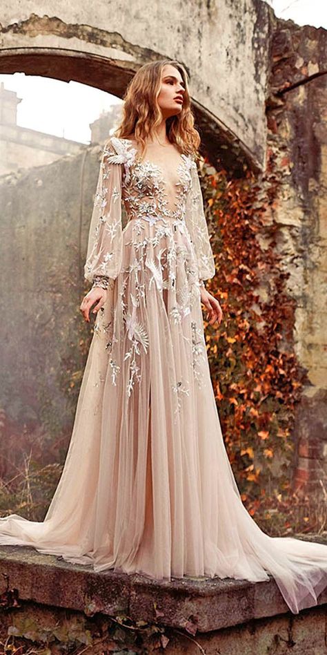 18 Gorgeous Floral Applique Wedding Dresses - Trend For 2016 ❤ If you are looking for a feminine and elegant gown pay attention to the floral applique wedding dresses. See more: http://www.weddingforward.com/floral-applique-wedding-dresses/ #wedding #dresses Sukienki Maksi, Style Hippy, Paolo Sebastian, Color Mood, Bird Dress, Floral Wedding Dress, Applique Wedding, Chic Bohemian, Applique Wedding Dress