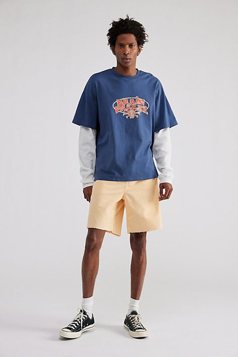 Skater Outfit Men, Skater Fits, Skater Outfit, Urban Outfitters Men, Orange Fits, Men's Shoes Accessories, Corduroy Shorts, Skater Boy, Women Men Shoes