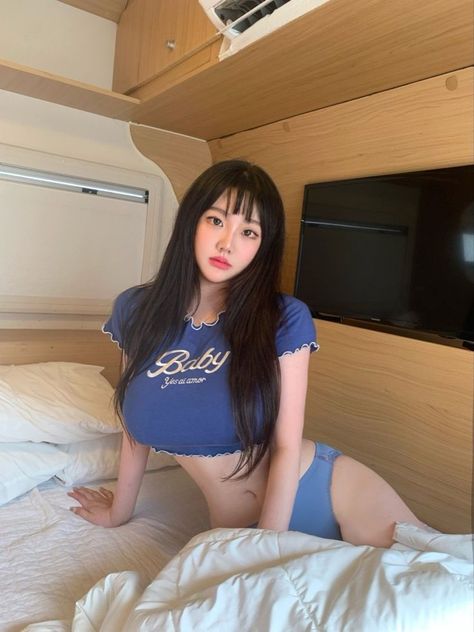 Hot Korean Outfit Women, Korean Hot Outfit, Sus Girl, Korean Uzzlang, Korean Baddie, Korean Ulzzang Girl, Pink Tiktok, Korean Photo, Hot Dresses Tight