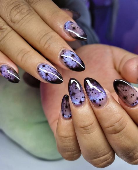 Goth Oval Nails, Nerdy Nail Designs, Summer Goth Nails, Eccentric Nails, Moody Nails, Pastel Goth Nails, Wild Nails, Unghie Nail Art, Witchy Nails