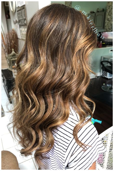 Baby Lights On Brown Hair, Baby Lights Caramelo, Caramel Babylights, Balayage On Brown Hair, Carmel Balayage, Baby Lights, Matrix Hair, Neutral Makeup, Brown Hair