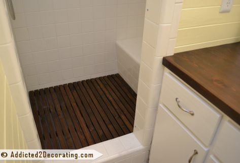 DIY Removable Cedar Shower Floor Mat - See notes about countersinking, protecting deck screws, and a other helpful notes that probably apply to other situations. Shake House, Comfiest Bed, Apartment Refresh, Shower Makeover, Gothic Farmhouse, Shower Floor Mat, Standing Shower, Garage Remodel, Master Shower