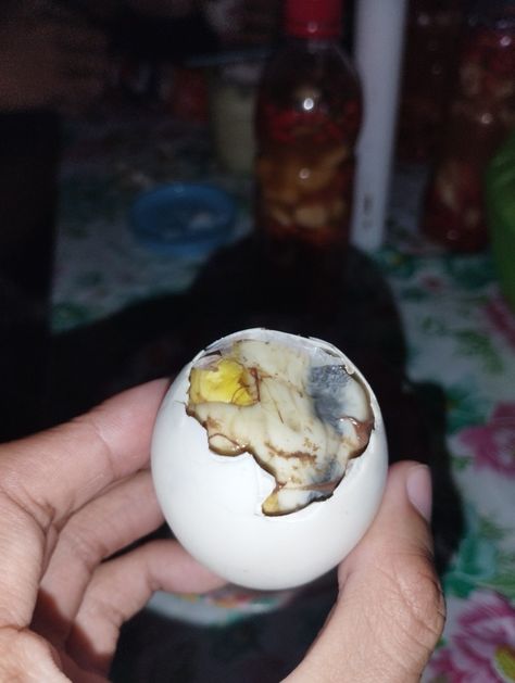 Balut Egg Philippines, Balut Egg, Filipino Street Food, Filipino Guys, Funny Face Photo, Funny Face, Face Photo, Filipino Recipes, Cute Couple Pictures