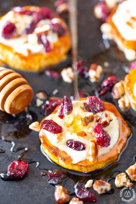 Sweet potato rounds with goat cheese are the perfect easy holiday party appetizer! This sweet potato goat cheese appetizer is beautiful and easy to make topped with creamy goat cheese, crunchy pecans, sweet dried cranberries and drizzled with honey. Sweet Potato Goat Cheese, Autumn Appetizers, Appetizers For Thanksgiving, Easy Holiday Party Appetizers, Honey Appetizers, Sweet Potato Rounds, Best Thanksgiving Appetizers, Potato Rounds, Batch Baking