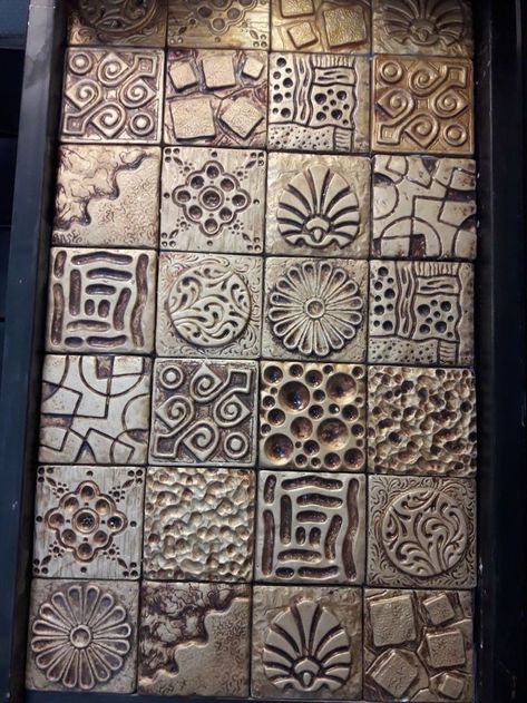 Pottery Tiles Ideas, Metal Embossing Art, Pewter Art, Aluminum Foil Art, Ceramic Tile Art, Coil Pottery, Pottery Patterns, Clay Wall Art, Keramik Design