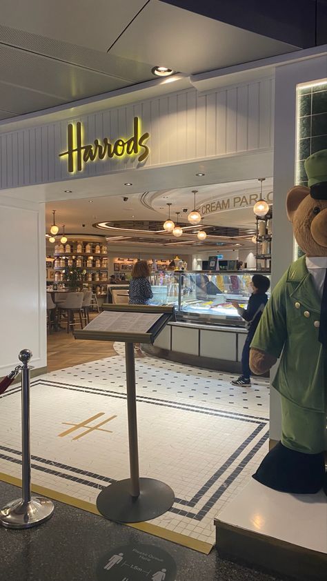 Harrods Wallpaper, Harrods Aesthetic, Harrods Interior, London In January, London Harrods, Hamad International Airport, Westfield Mall, Girls Gang, Creative School Project Ideas