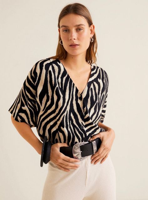 Zebra Is the Only Animal Print You Need for Spring Zebra Print Clothes, Printed Top Outfit, Leopard Blouse, Animal Print Shirts, Outfits 2023, Elegant Blouses, Work Tops, Looks Chic, Zebra Print