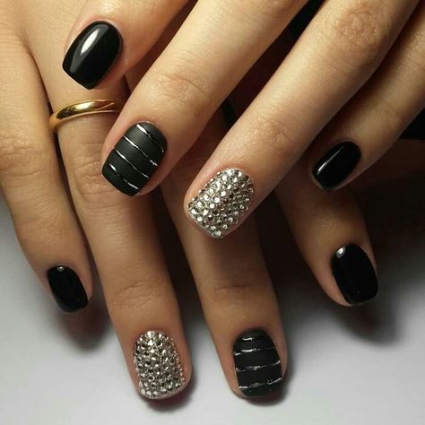 Nail Designs Emo, Emo Prom, Prom Vibes, Neat Nails, Silver Nail Designs, Nail Vinyls, Emo Girl, Silver Nail, Trendy Nail Art Designs