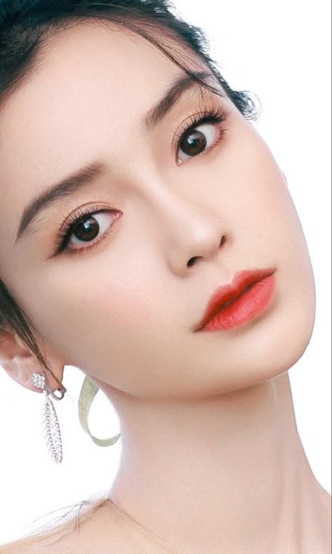 Japanese Wedding Makeup, Fashion Asthetic Picture, Bride Makeup Asian, Retro Makeup Looks, Asian Wedding Makeup, Angela Baby, Asthetic Picture, Retro Makeup, Bridal Makeup Natural