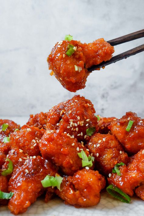 Korean Gochujang Cauliflower (Vegan Recipe) Vegetarian Korean Dishes, Gochujang Cauliflower Recipe, Plant Based Korean Recipes, Gochujang Recipe Vegan, Best Korean Recipes, Gochujang Recipe Vegetarian, Vegan Korean Food Recipes, Korean Food Vegan, Korean Cauliflower Recipes