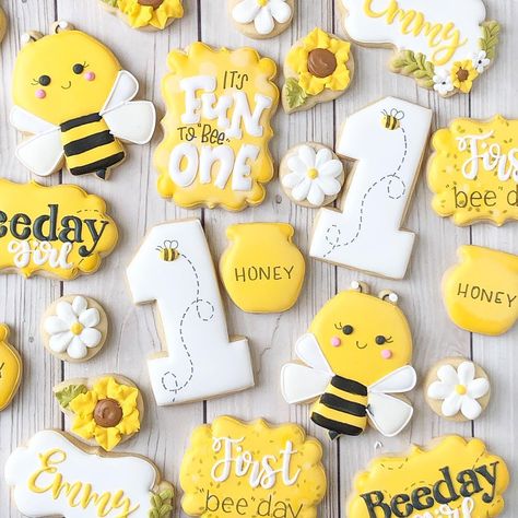 THE COOKIE KITCHEN on Instagram: “Emmys first bee-day! 🐝  I had SO much fun with this set! . . . . . . #cookies #cuatomcookies #sugarcookies #decoratedcookies #beecookies…” Bee Birthday Theme, Bee Themed Birthday Party, Baby First Birthday Themes, First Birthday Cookies, Bumble Bee Birthday, Bee Cookies, Bee Theme Party, 1st Birthday Party For Girls, Bee Birthday Party