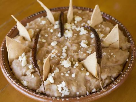 11 Ways to Use Pinto Beans Vegetarian Bean Dip, Refried Pinto Beans Recipe, Mexican Refried Beans, Make Refried Beans, Mexican Entrees, Pinto Bean Recipes, Refried Beans Recipe, Bean Dip Recipes, Mexican Side Dishes