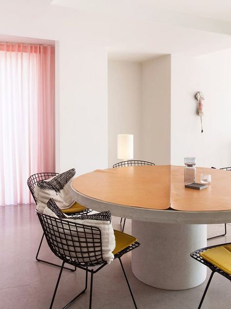 pink curtains in mid-century modern kitchen dining area. / sfgirlbybay Bertoia Side Chair, Bertoia Chair, Rustic Dining Furniture, Making Furniture, Interior Architects, Concrete Dining Table, Harry Bertoia, Up House, Dining Room Inspiration