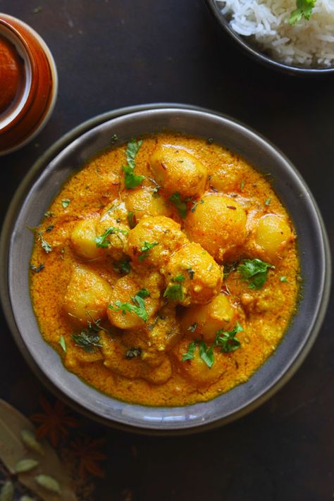 Asian Potatoes, Dum Aloo Recipe, Dum Aloo, Baby Potato, Aloo Recipe, Masala Fries, Recipe Instant Pot, Taste Food, Aloo Recipes