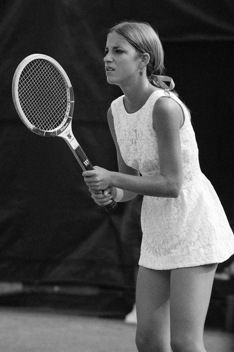 Chris Evert, 1971 Chris Evert, Tennis Party, Tennis Tips, Tennis World, Tennis Championships, Vintage Tennis, Open Hairstyles, Tennis Clubs, Tennis Fashion