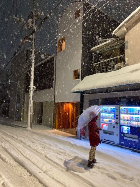 Kyoto Japan Winter, Japan Winter Aesthetic, Japan In December, Kyoto Winter, Snow In Japan, Japan December, Christmas Japan, Japan November, Romanticized Life