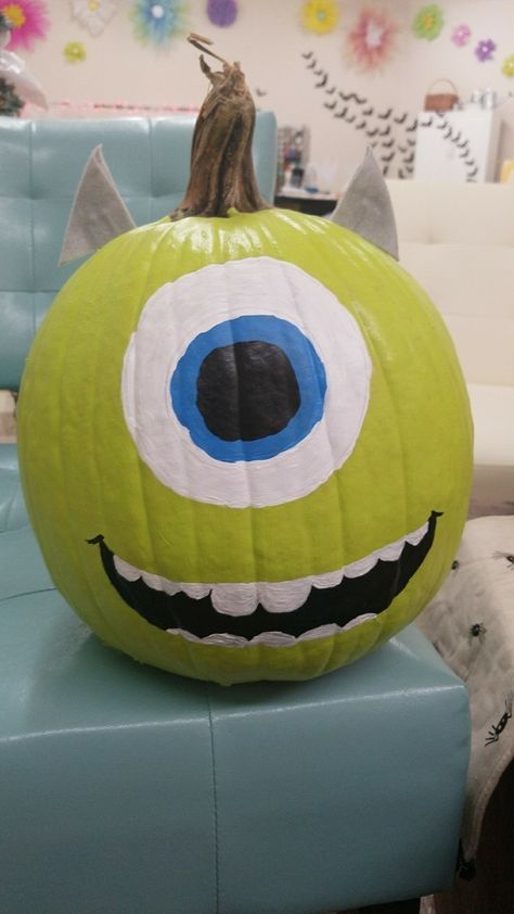 Monsters Inc. Mike Wazowski painted pumpkin Mike Wazowski Pumpkin, Halloween Pumpkin Painting, Monsters Inc Mike, Pumpkin Decorating Diy, Halloween Pumpkin Crafts, Creative Pumpkin Painting, Pumpkin Books, Spooky Eyes, Halloween Pumpkin Designs