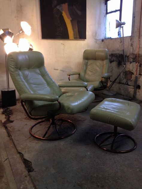 EKORNES STRESSLESS Vintage 1970s Leather Revolving Reclining Chair And Foot Rest #DanishModern #Ekornes #Scandinavian #norwegian #midcentury #modern #midcenturymodern #recliner Vintage Recliner, Mid Century Recliner, Stressless Chair, Counselling Office, Ekornes Stressless, Bathtub Ideas, Mid Century Lounge, Mid Century Lounge Chairs, Leather Reclining Sofa