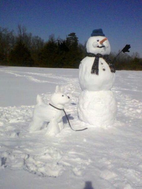 Snowman with his dog 2011 Snowman Aesthetic, Wellness Vibes, Dog Snowman, Outdoor Snowman, Winter Wellness, Christmas Dreaming, Snow Sculptures, Winter Magic, Winter Scenery