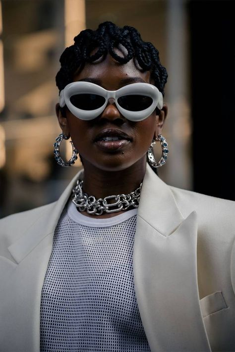 Ss23 Street Style, Big Pant, Fashion Week Ss23, Streetwear Jewelry, Nature Inspired Fashion, African Models, Pant Trends, Next Fashion, The Best Street Style