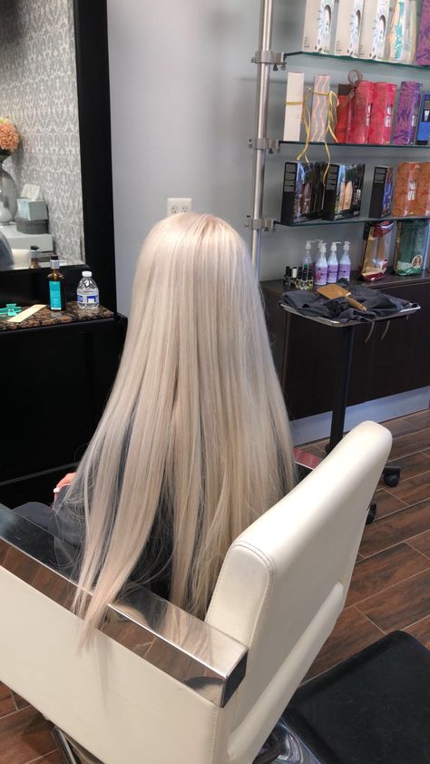 Platinum Blonde Hair Outfits, Blonde Hair Maintenance, Full Blonde Hair, Blonde Platinum Hair, All Blonde Hair, Long Platinum Blonde Hair, Blonde Hair Platinum, Blond Hairstyles, Blonde Platinum