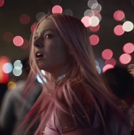 Jules Aesthetic, Jules Vaughn, Pink Hair, A Girl, A Woman, Hair, Pink