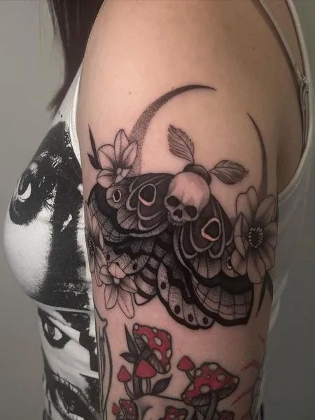 Skull Moth Tattoo, Moth Tattoo Ideas, Moth Tattoo Meaning, Traditional Moth Tattoo, Luna Moth Tattoo, Moth Tattoos, Moth Tattoo Design, Skull Moth, Pin Up Girl Tattoo