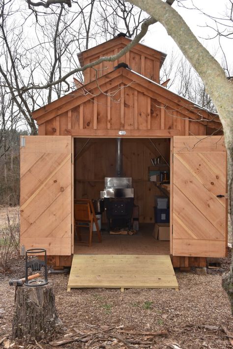 Maple Syrup Shack, Sugar Shack Ideas, Sugar Shack Plans, Sawmill Projects, Diy Maple Syrup, Shack House, Maple Sugaring, Sugar Bush, Homestead Ideas