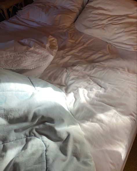 Wet Sheets On Bed, Wet Bed Sheets, Bed Picture, Small Room Bedroom, Bed Sheets, Bedroom, Bed