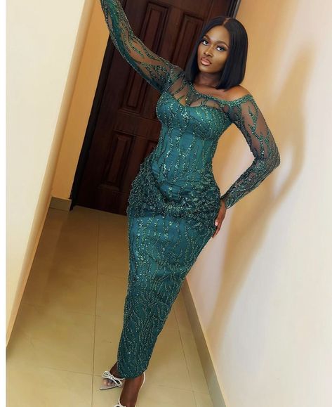 Green Lace Asoebi Styles, Lace Gown Styles Aso Ebi, Gown Dress For Women, Aso Ebi Styles Lace, Lace Gown Dress, Lace Asoebi Styles, Asoebi Lace Styles, Owambe Styles, Aso Ebi Dresses