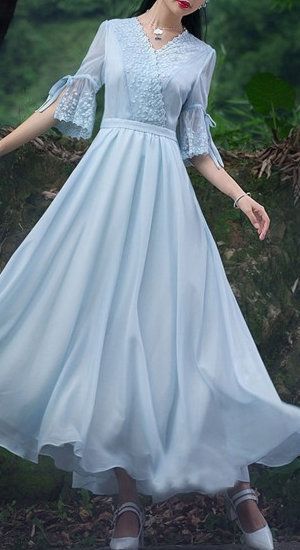 Chifon Dress, Light Blue Tie, Blue Wedding Dresses, Blue Tie, Mode Vintage, Mode Inspiration, Fancy Dresses, Simple Dresses, Stylish Dresses