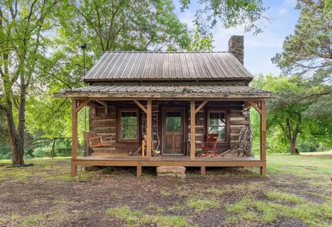 1800s Cabin, Diy Cabins, Rock Hill South Carolina, Tennessee Cabins, Rock Hill, The Claw, Back Deck, Cabins And Cottages, Cabin Plans