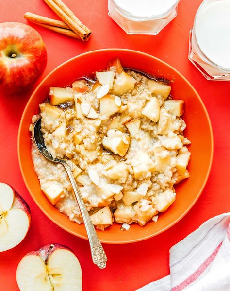 Apple Cinnamon Oatmeal (Stovetop or Microwave) | Live Eat Learn Brown Sugar Cinnamon Oatmeal, Oatmeal Stovetop, Microwave Apple, Rolled Oats Recipe, Microwave Apples, Apple Brown Sugar, Apple Cinnamon Oatmeal, Instant Oats, Apple Oatmeal