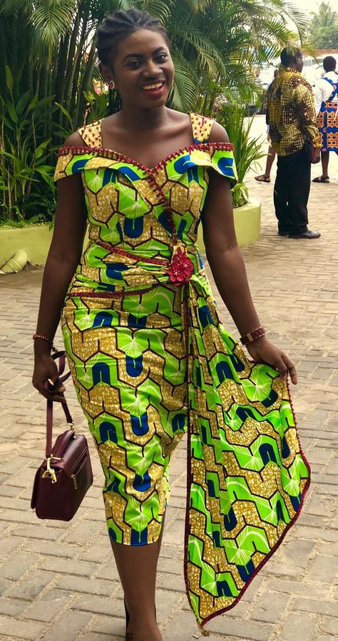 African Dresses Modern For Church, Latest Ankara Styles 2019, Ankara Dress Designs, African Designers, Fashion Garments, Shweshwe Dresses, African Fabric Dress, African Designs, Corporate Dress