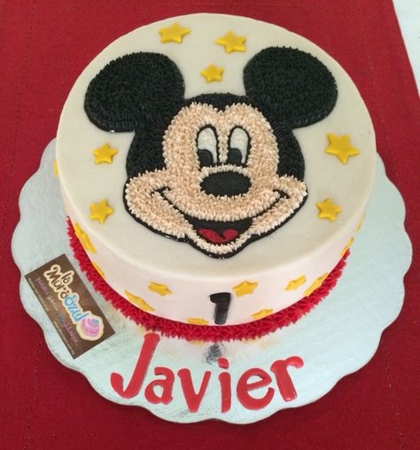 Mickey Mouse buttercream cake. Easy Mickey Mouse Cake, Pastry Cake Design, Cake Mickey Mouse, Icing Cake Design, Mickey And Minnie Cake, Mickey Mouse Birthday Cake, Hello Kitty Birthday Cake, Mickey Mouse Cupcakes, Mickey Cakes