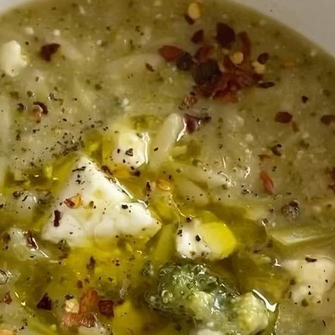 Stella Drivas 🇬🇷🇺🇸 on Instagram: "This BROCCOLI FETA SOUP is one of the most viral videos on my page - everyone that tries it loves it! You can add shredded rotisserie chicken for more protein. Make it Gluten Free by using rice. Make it Vegan by using vegetable broth and using vegan feta. If you don’t like feta, you can sub in grated Parmesan or Cotija cheese. Full recipe is on my site: HungryHappens.Net Καλή Όρεξη 🇬🇷 💙Stella" Feta Soup, Broccoli Feta, Stella Drivas, Shredded Rotisserie Chicken, Hungry Happens, Vegan Feta, Chicken Bowl Recipe, Easy Broccoli, Orzo Recipes