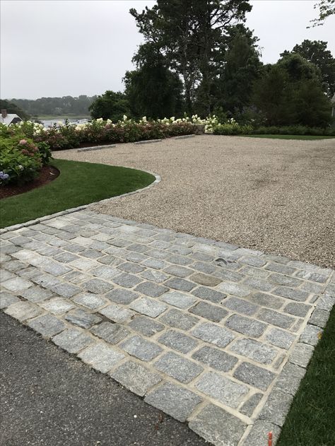 Resin And Cobble Driveway, Driveway In Backyard, Diy Stone Driveway, Front Drive Ideas, Crushed Rock Driveway, Driveway Landscaping Uk, Hard Scaping Ideas, Double Driveway Ideas, Round Driveway Ideas