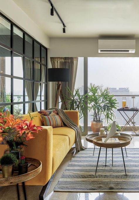 Zero9 brings a Mediterranean vibe to this Mumbai apartment Mediterranean Apartment Interiors, Mumbai Living Room Interior, Apartment In Mumbai, Mumbai Homes Apartments, Mumbai Home Interiors, Indian Apartment Living Room, Mumbai Apartment Interiors, Mediterranean Apartment Decor, Indian Apartment Interiors