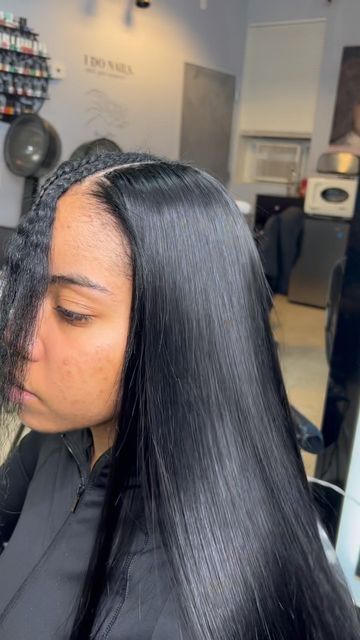 🗽NYC Fav #Hairstylist ✂️ on Instagram: "Trust The Process 🫶🏽 Installing A Middle Part Leave Out 💕 Perfection Is Key 🙃💕• October Bookings For #NewYork Are Available 💕 • Link In Bio To #book Now 🔥 #hairstyles #girls #ny #nyfw #hair #sidepart #leave #out #natural #styles #naturalhair #book #now #link #in #bio" Middle Part Hairstyles Leave Out, Leave Out Middle Part, Flat Sew In, Straight Leave Out, Leave Out Braids, Middle Part Leave Out Sew Ins, Middle Part Sew In With Leave Out Straight, Sew In Leave Out Middle Part, Quick Weave Middle Part Leave Out