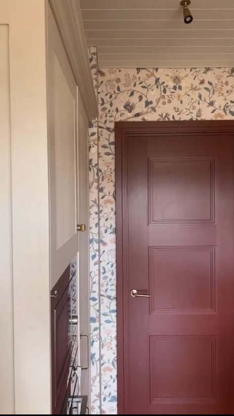 Burgundy Door, Burgundy Paint Colors, Interior Door Ideas, Mauve Interior, Colorful Doors, Burgundy Paint, Bedroom Interiors, Door Ideas, Mud Room