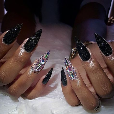 Black Nails With Swarovski Crystals, Black Diamond Nails, Matted Nails, Black Nails With Glitter, Black Coffin Nails, Diamond Party, Art Deco Nails, Studded Nails, Vibrant Nails