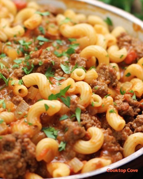 One Pot Goulash, Goulash Recipes, Beef Casserole Recipes, Beef Casserole, Beef Recipes Easy, My Recipes, Easy Casserole Recipes, Goulash, Beef Recipes For Dinner