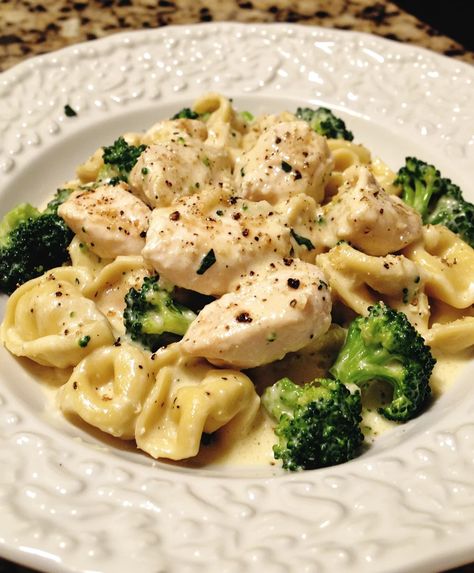 Garlic Parmesan Tortellini with Chicken and Broccoli Creamy Garlic Parmesan Tortellini, Chicken And Garlic Tortellini Recipes, Garlic Chicken Tortellini Recipes, Garlic Parmesan Tortellini With Chicken, Creamy Chicken And Tortellini, Garlic Parmesan Tortellini, Creamy Garlic Parmesan Tortellini With Chicken And Broccoli, Tortellini And Broccoli Recipes, Tortellini And Chicken Recipes