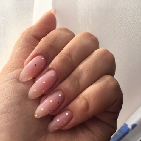 10 Nail Polish Trends You Have To Try This Summer - Society19 Kylie Jenner Nails, Nagellack Trends, Gold Nail, Nail Polish Trends, Dots Nails, Pink Nail Designs, Minimalist Nails, Fire Nails, Pretty Acrylic Nails