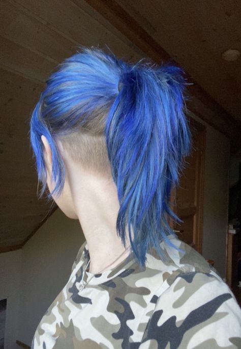 Blue Hair Ponytail, Blue Undercut, Shaved Side Of Head, Punk Hair Women, Undercut Ponytail, Short Blue Hair, Undercut Long Hair, Casual Punk, Vinyl Scratch