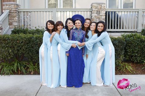 Blue Vietnamese bridesmaid dresses? Vietnamese Wedding Photography, Viet Wedding, Wedding Vietnamese, Dam Hoi, Traditional Vietnamese Wedding, Tea Ceremony Wedding, Wedding Ao Dai, Vietnamese Wedding Dress, Vietnamese Tea