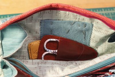 Leather Scissor Case Tutorial - Making It Up as I Sew Along Scissor Sheath Pattern, Scissor Case Tutorial, Sew Together Bag, Handy Tools, Leather Scrap, Needle Books, Scissor Case, Leather Ideas, Sewing Space