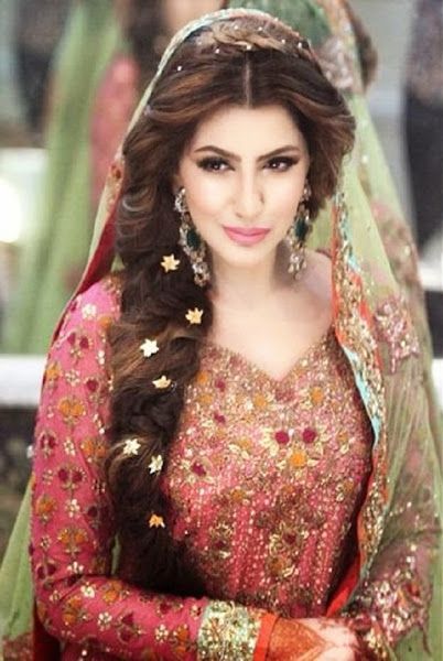 Bridal Hairstyles For Long Hair, Wedding Hairstyles Pakistani, Hairstyles Pakistani, Hairstyles For Indian Wedding, Hairstyles For Gowns, Bridal Hair Veil, Indian Wedding Gowns, Side Braid Hairstyles, Wedding Braids