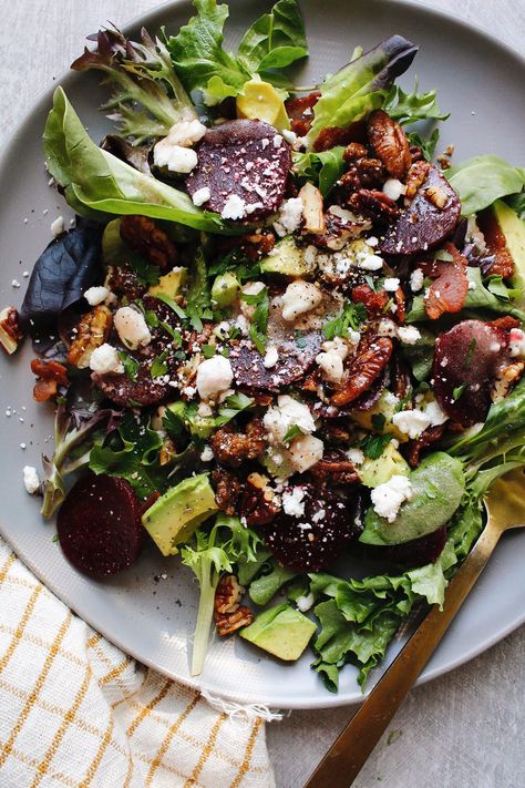 Beet and Avocado Salad (with bacon and feta too!) - The Fig Jar Beet And Avocado Salad, Spinach Goat Cheese Salad, Grilled Beets, Epic Meal Time, Grilled Avocado, Avocado Salad Recipes, Beetroot Salad, Summer Corn Salad, Fun Salads