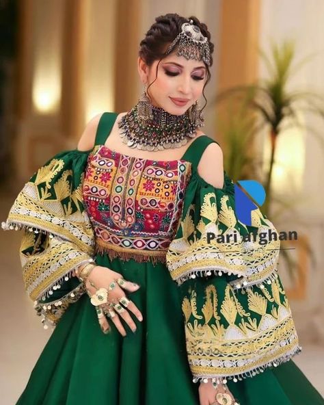 DM To Place An Order WhatsApp +92 316 5279262 For more details please DM to place an order colour can be changed 𝐒𝐡𝐢𝐩𝐩𝐢𝐧𝐠: 𝐖𝐨𝐫𝐥𝐝𝐰𝐢𝐝𝐞 𝐃𝐇𝐋, 𝐒𝐤𝐲𝐧𝐞𝐭, 𝐅𝐞𝐝𝐄𝐱 . . . #aryanasayeed #kuchidress #afghansinger #afghandresses #afghanclothes #afghanmodel #aryanasayeedofficial Aryana Sayeed Afghan Clothes, Afghani Frock, Aryana Sayeed, Plazo Designs, Afghan Wedding Dress, Afghani Clothes, Desi Dress, Afghan Dress, Cute Formal Dresses